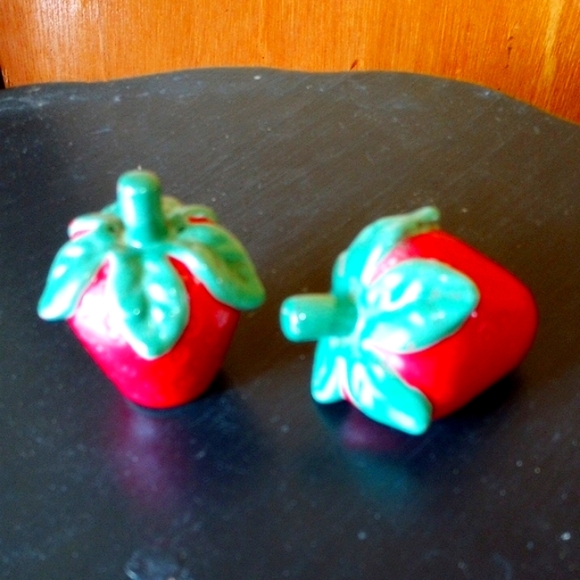 Decorative Ceramic Strawberry Salt & Pepper Shakers, Kitchen Decor - Picture 1 of 2